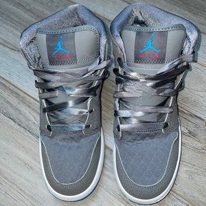 Jordan 1s size 5.5
